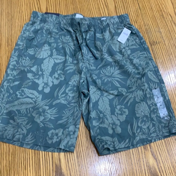 GAP Other - NWT Gap 9" Easy Short, Green, Cotton, these are awesome shorts!